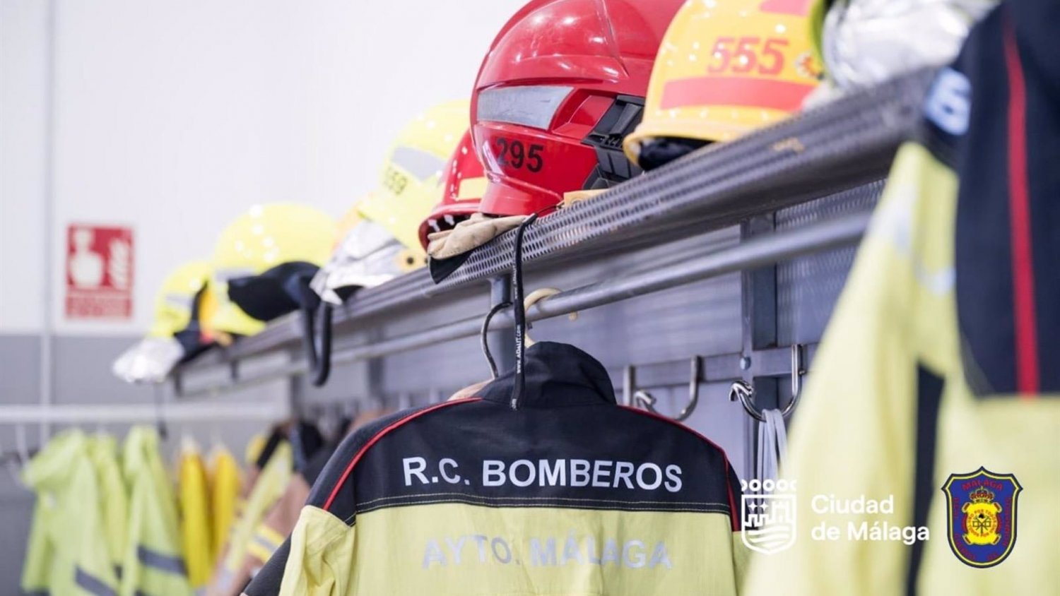 Afectada una persona por humo tras un incendio en una vivienda en Málaga capital