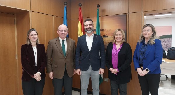La Junta se compromete a mantener la senda de colaboración con la red de Cámaras de Comercio