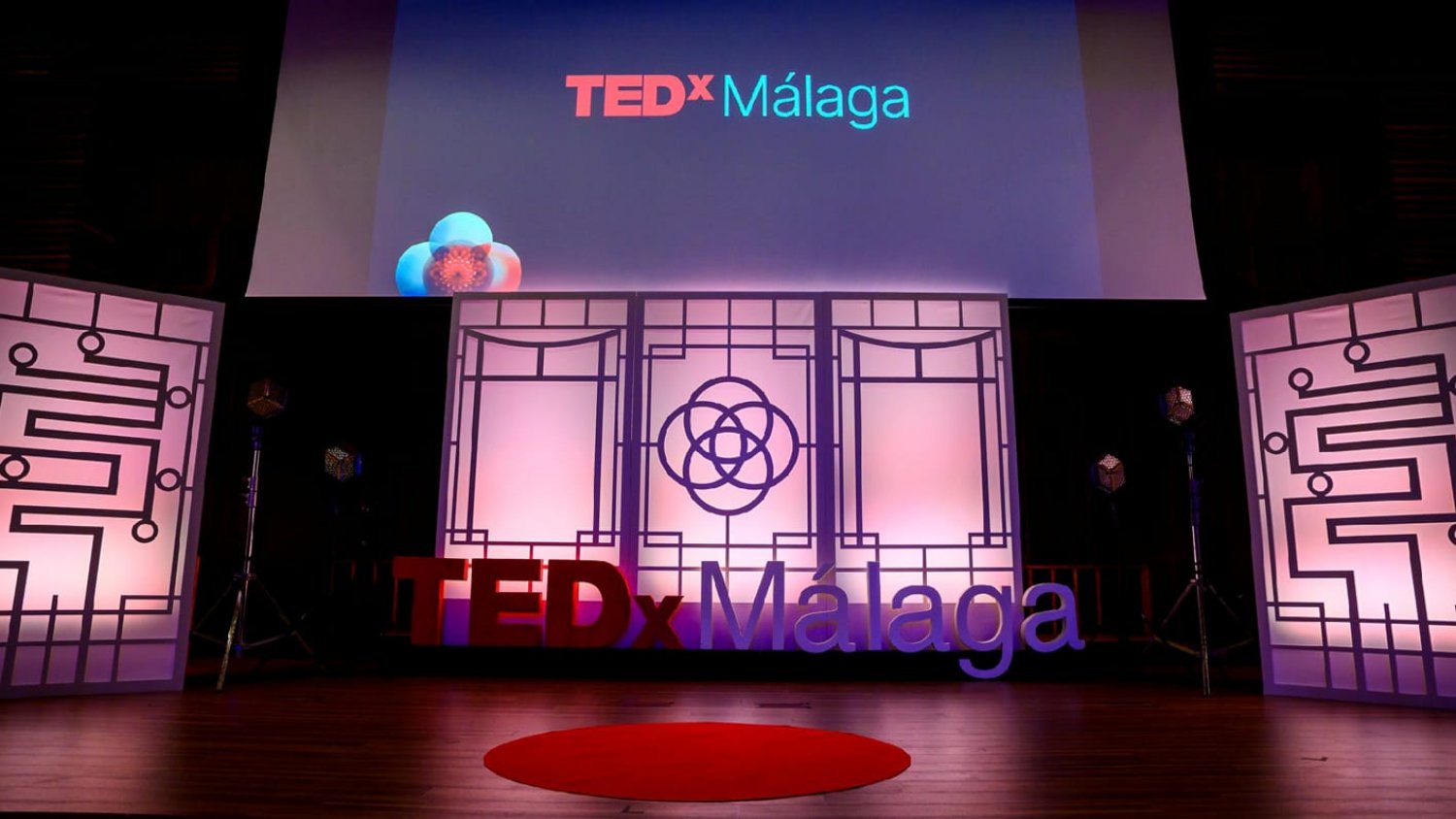 La empresa malagueña Rojomandarina consigue tres distinciones en uno de los premios más importantes del Diseño global