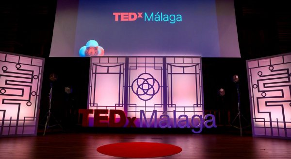 La empresa malagueña Rojomandarina consigue tres distinciones en uno de los premios más importantes del Diseño global
