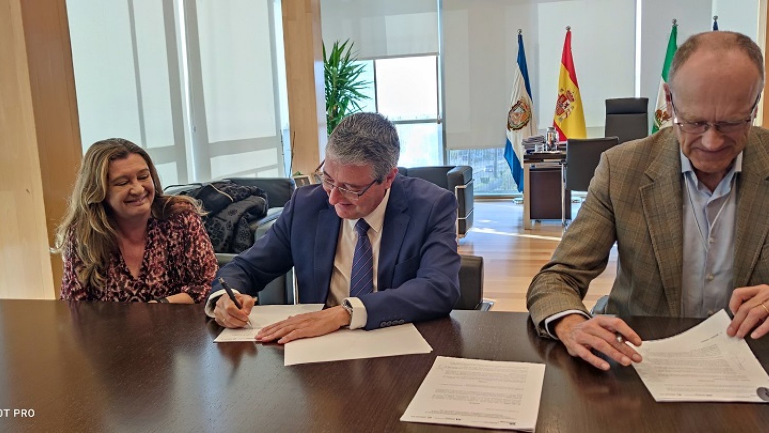 Turismo Costa del Sol cierra un acuerdo con AEHCOS para liderar el turismo sostenible con la estrategia 'Huella Zero'