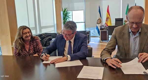 Turismo Costa del Sol cierra un acuerdo con AEHCOS para liderar el turismo sostenible con la estrategia 'Huella Zero'