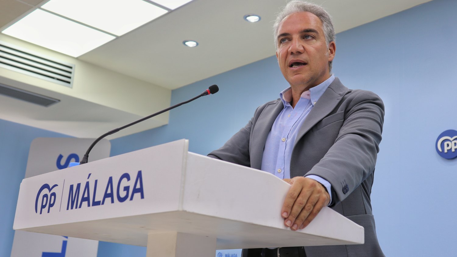 Bendodo exige a Montero que “no venga a pasearse ni a hacer campaña a Málaga”