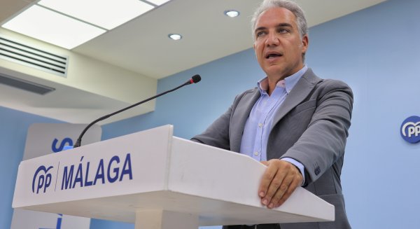 Bendodo exige a Montero que “no venga a pasearse ni a hacer campaña a Málaga”
