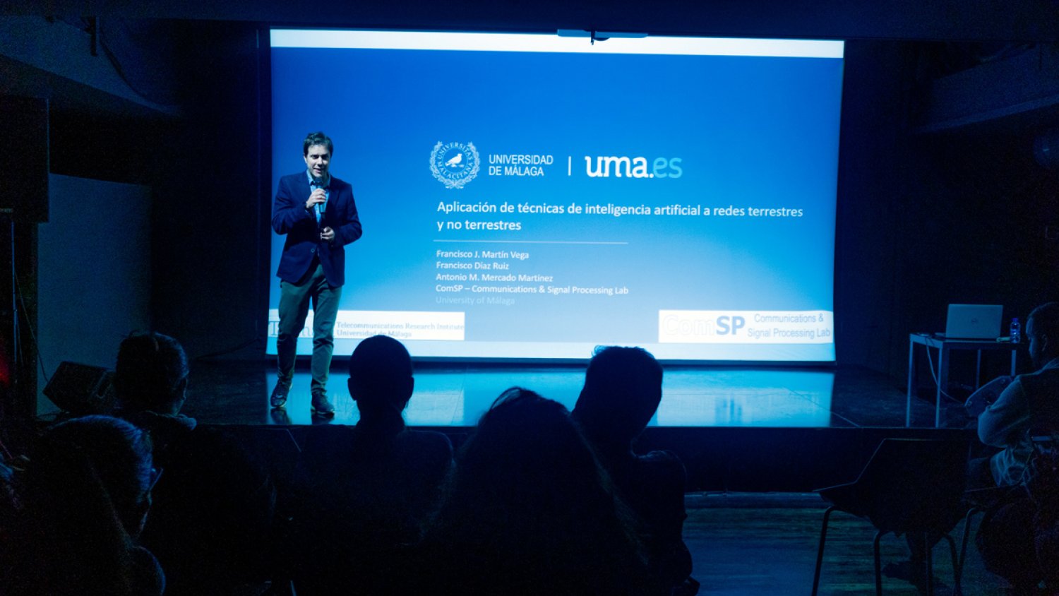La UMA aborda la integración de redes terrestres y satelitales con IA en su primer ‘U-Makers of Science’