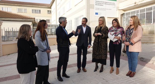 El PSOE exige a Moreno Bonilla que cumpla sus promesas educativas en Benalmádena para atajar la masificación en las aulas