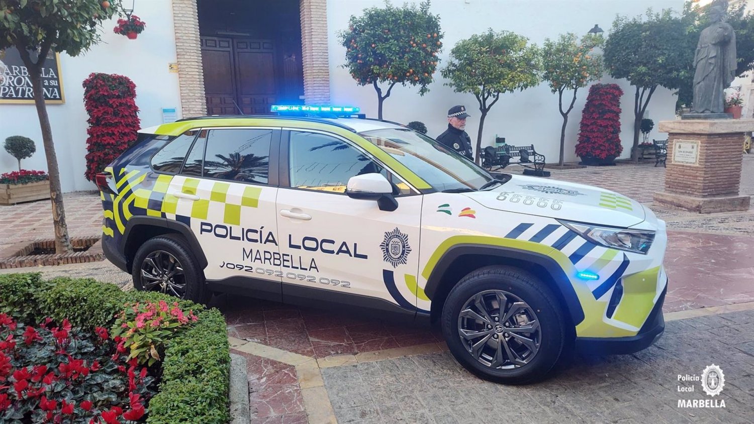 Un hombre en estado crítico tras caer desde una tercera planta de un colegio de Marbella al que fue a robar