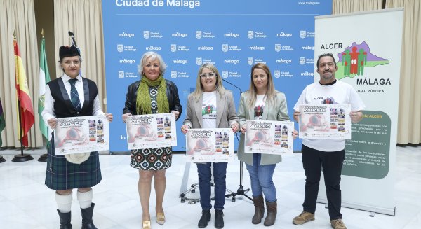 La caseta municipal 'Manolo Moreno' de la barriada de Los Prados alberga este domingo una fiesta solidaria a beneficio de ALCER