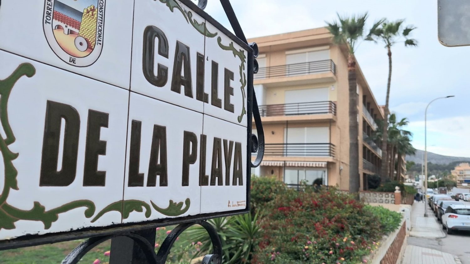 El Ayuntamiento de Torremolinos mejora la accesibilidad de calle De la Playa que pasará a ser de un único sentido para el tráfico