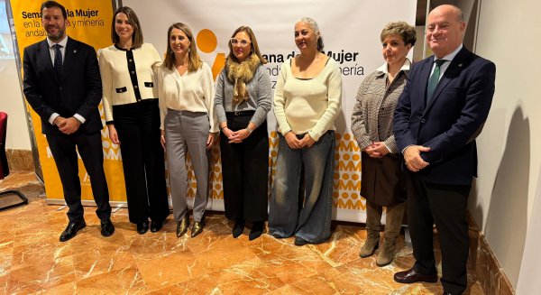 La Junta aboga por fomentar la presencia de la mujer en la industria y la minería