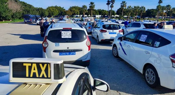 Los taxistas malagueños comienzan una huelga por “prácticas abusivas” de las compañías de seguros