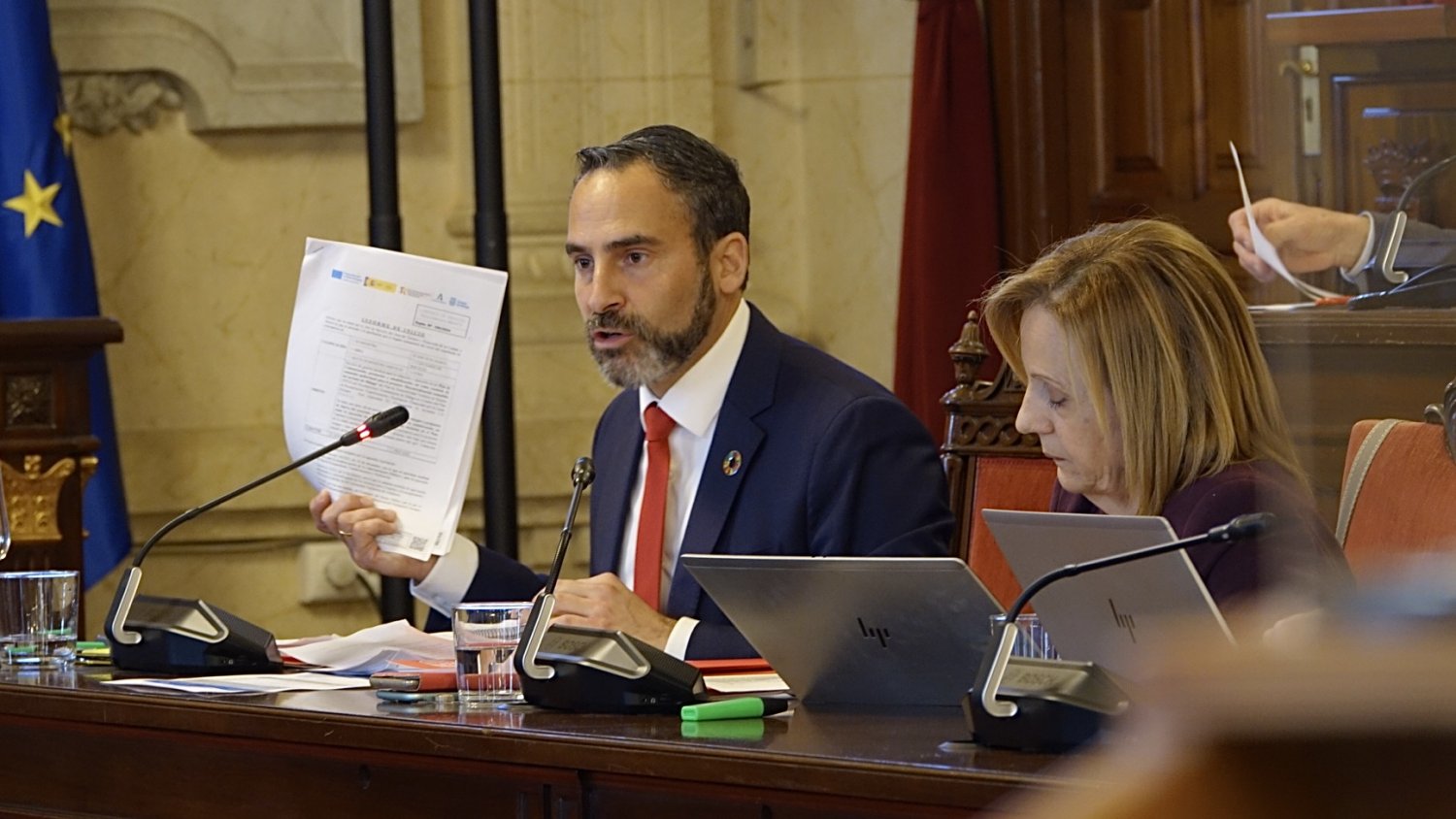 Pérez recrimina a De la Torre 'que sacrifique la identidad de Málaga' mientras permite 'que 35.000 malagueños se vayan de su ciudad'