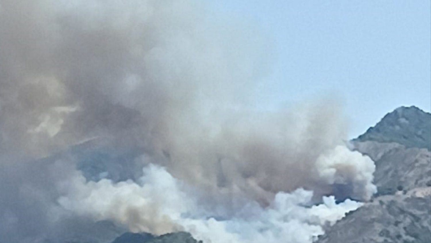 Declarado un incendio forestal en el paraje El Higuerón en Mijas