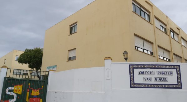 Los centros educativos de Torremolinos mantienen servicios mínimos tras las fuertes lluvias registradas esta mañana