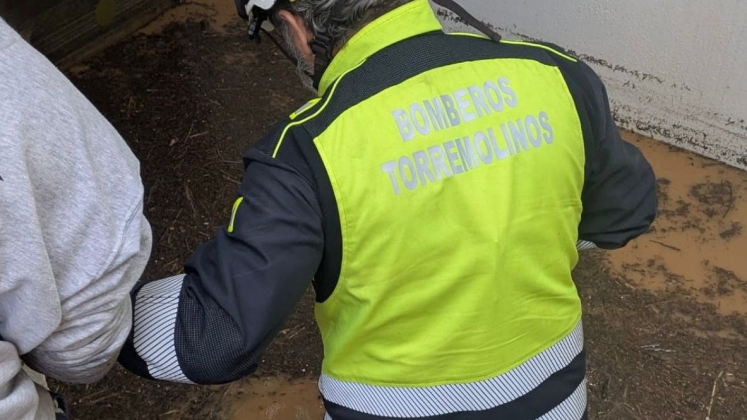 Los bomberos realizan una veintena de actuaciones en Málaga por las fuertes lluvias y viento