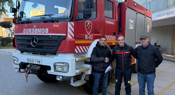El CPB de la Diputación de Málaga cede un camión de bomberos a Melilla tras perder dos vehículos en un siniestro