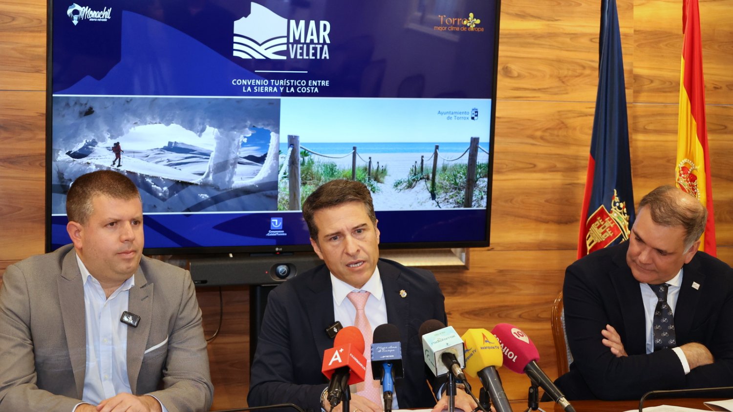 Torrox, Monachil y Sierra Nevada formalizan el convenio de promoción turística Marveleta  