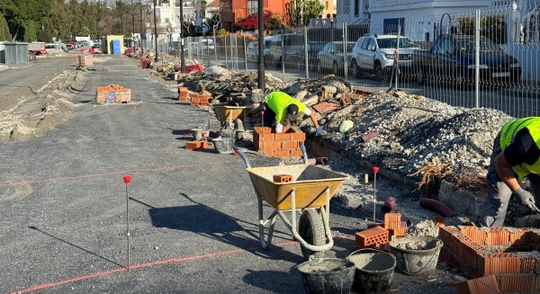 Comienzan las reformas de la calle Río Darro en Mijas con el objetivo de modernizar las redes de suministro y mejorar la movilidad