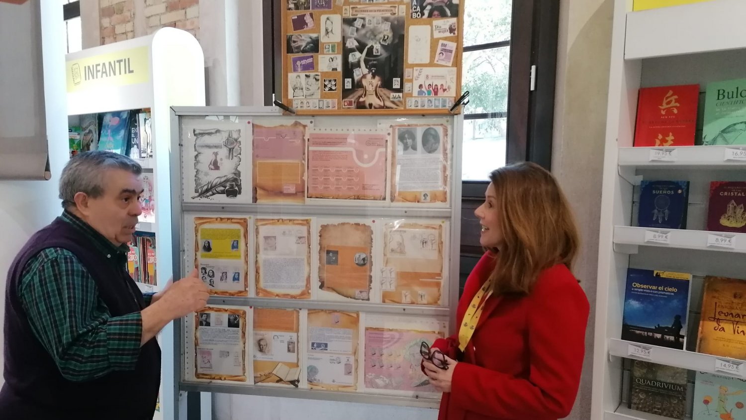 Correos celebra la figura de la mujer en la filatelia en la nueva exposición de su oficina principal de Málaga