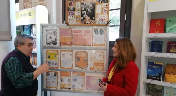 Correos celebra la figura de la mujer en la filatelia en la nueva exposición de su oficina principal de Málaga