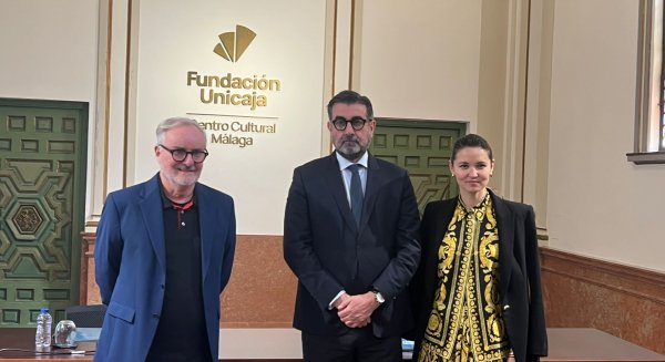 Fundación Unicaja acoge en su centro cultural una exposición sobre Gianni Versace y su legado en la moda