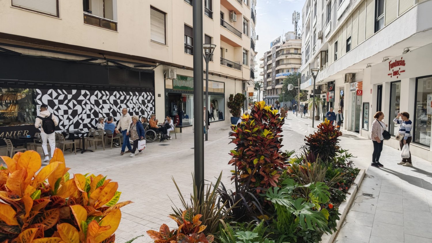 El Ayuntamiento de Estepona autoriza cerca de 400 licencias para nuevos establecimientos en los dos últimos años