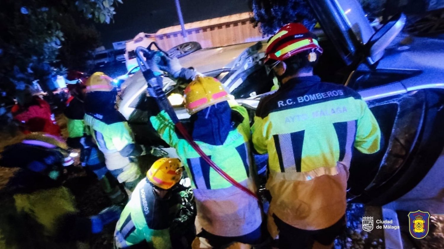 Dos heridos tras volcar su vehículo en la carretera Azucarera-Intelhorce
