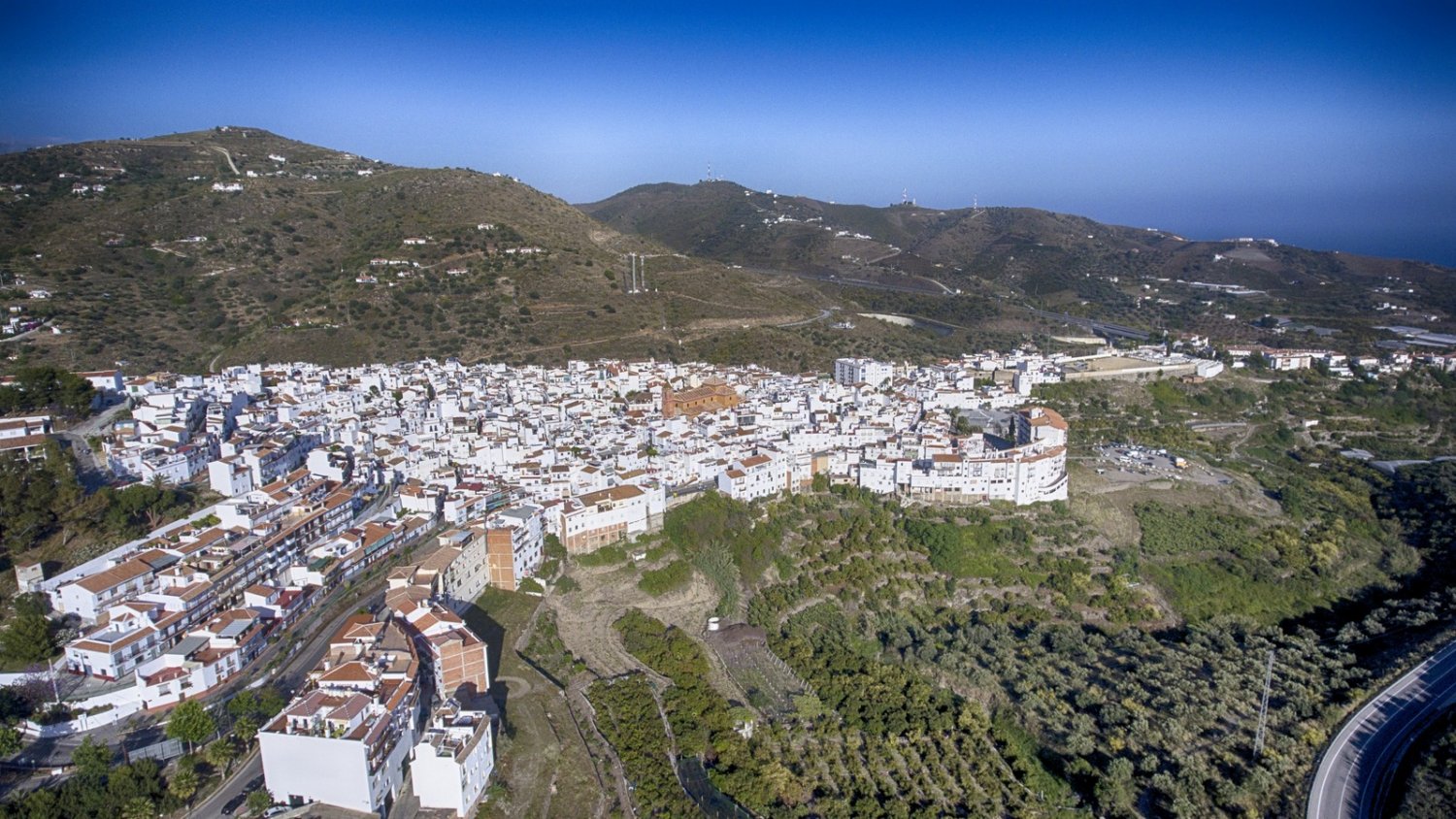 Torrox acoge una jornada provincial sobre el agua para riego en la Axarquía