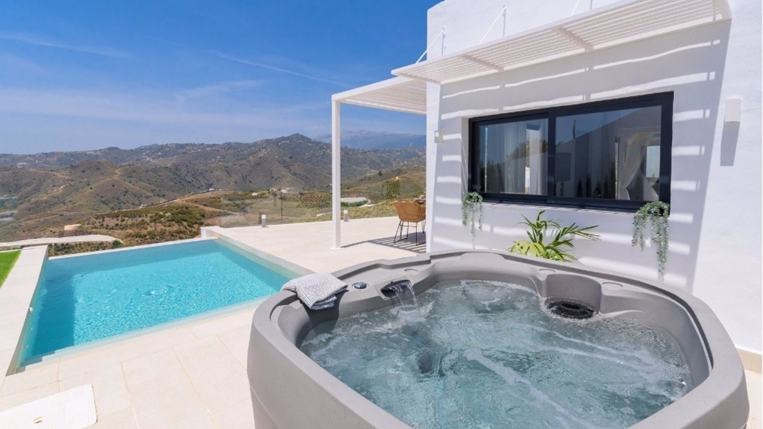 Málaga registra un 75% de ocupación de casas rurales con equipamientos especiales por San Valentín