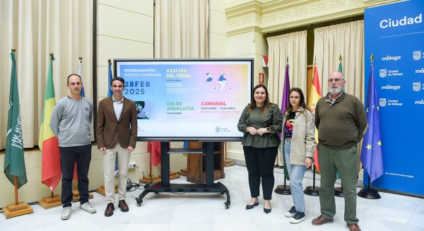 Churriana celebra el Día de Andalucía con una marcha en bicicleta, actuaciones y fiesta de Carnaval
