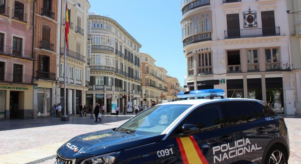 Detenido el conductor de un coche de caballos tras fracturar la nariz a un turista insatisfecho con el servicio