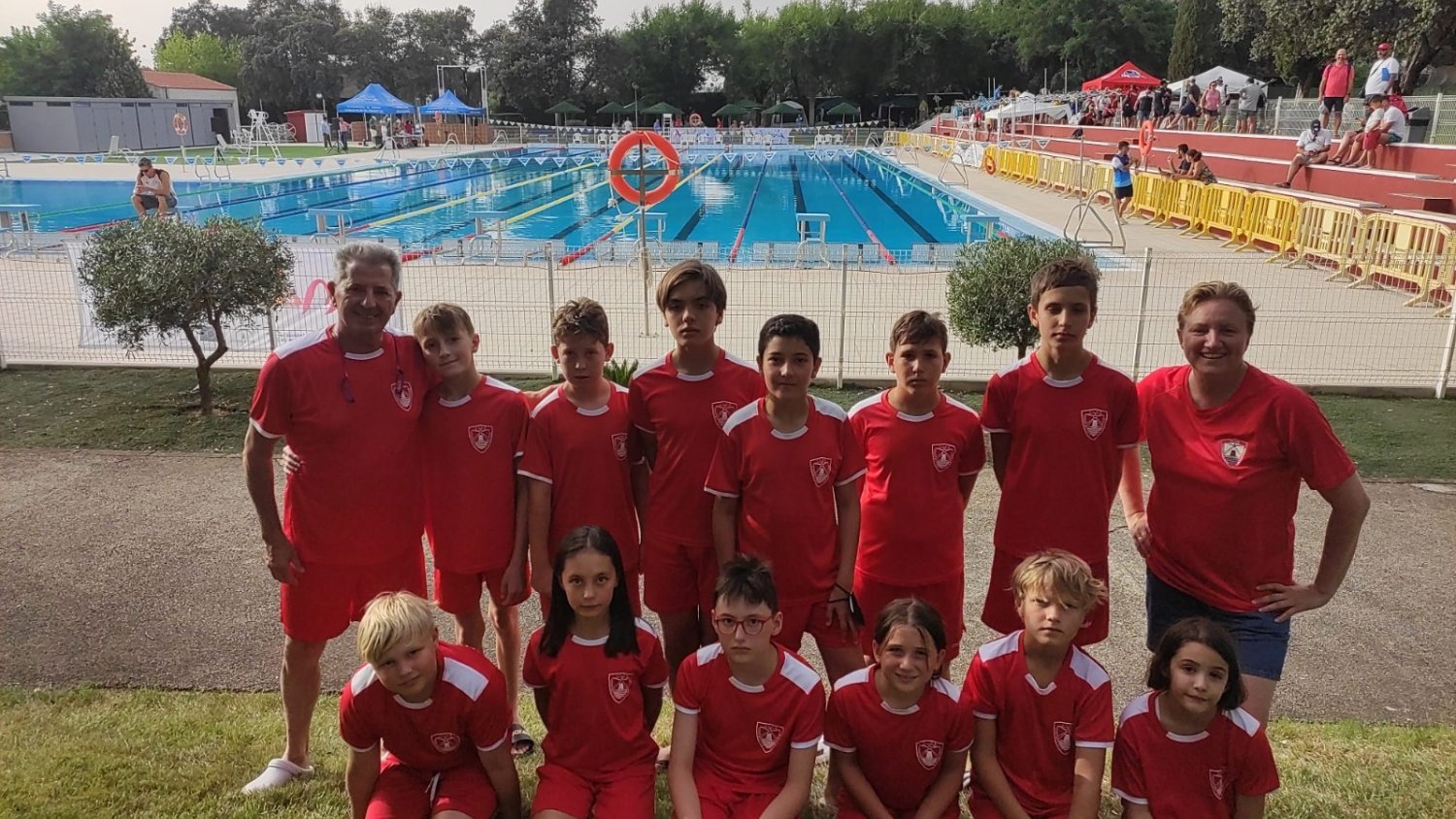 Un total de 11 nadadores del Club Natación Torremolinos participan en el campeonato de Andalucía de natación benjamín