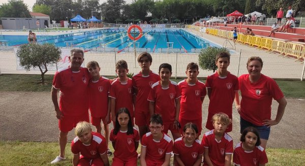 Un total de 11 nadadores del Club Natación Torremolinos participan en el campeonato de Andalucía de natación benjamín