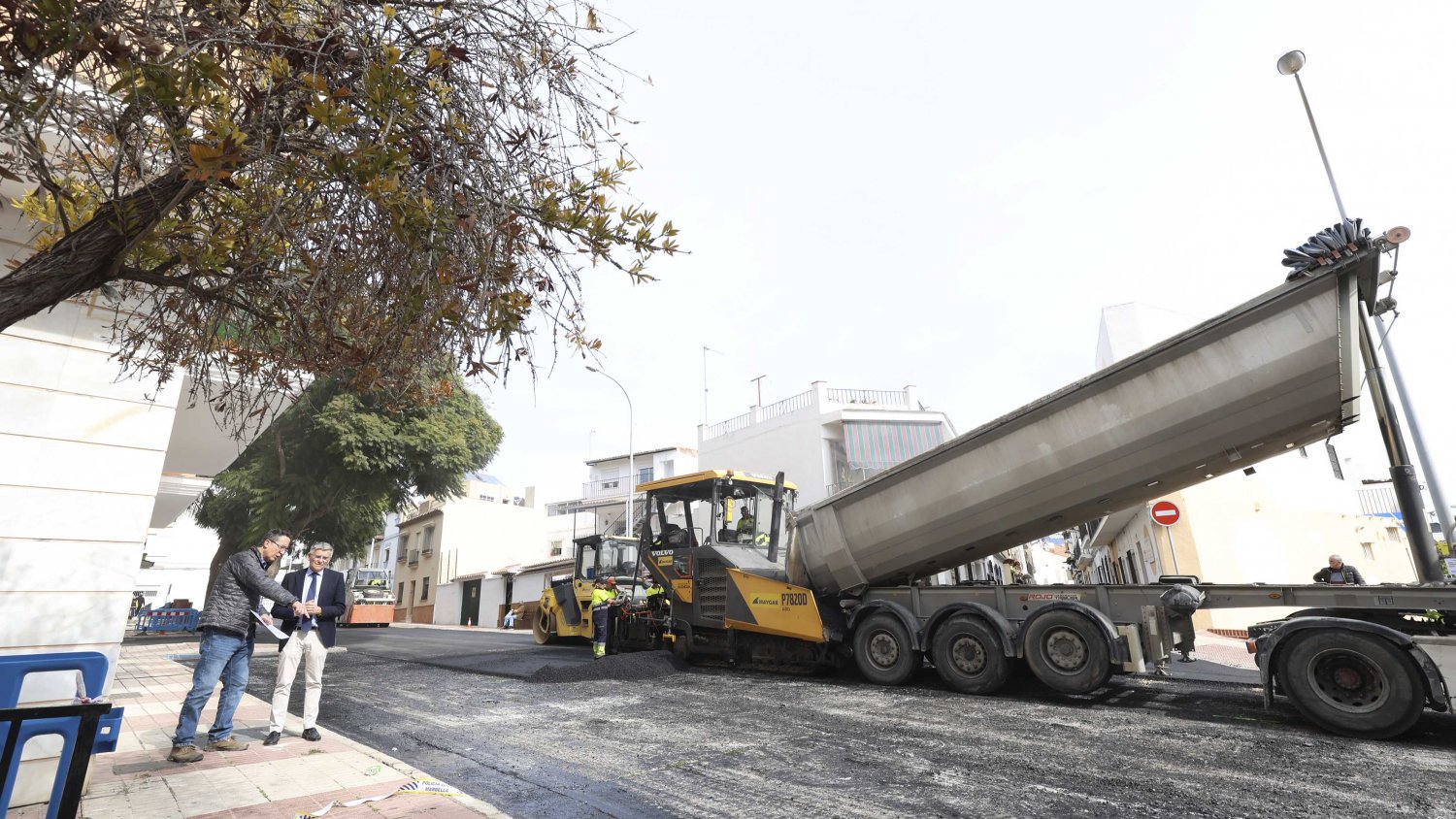 Marbella acomete trabajos de asfaltado en las calles Guadalajara y San Miguel de San Pedro Alcántara para mejorar la seguridad vial