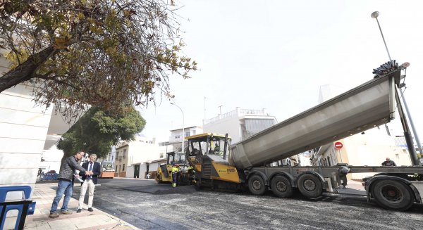 Marbella acomete trabajos de asfaltado en las calles Guadalajara y San Miguel de San Pedro Alcántara para mejorar la seguridad vial