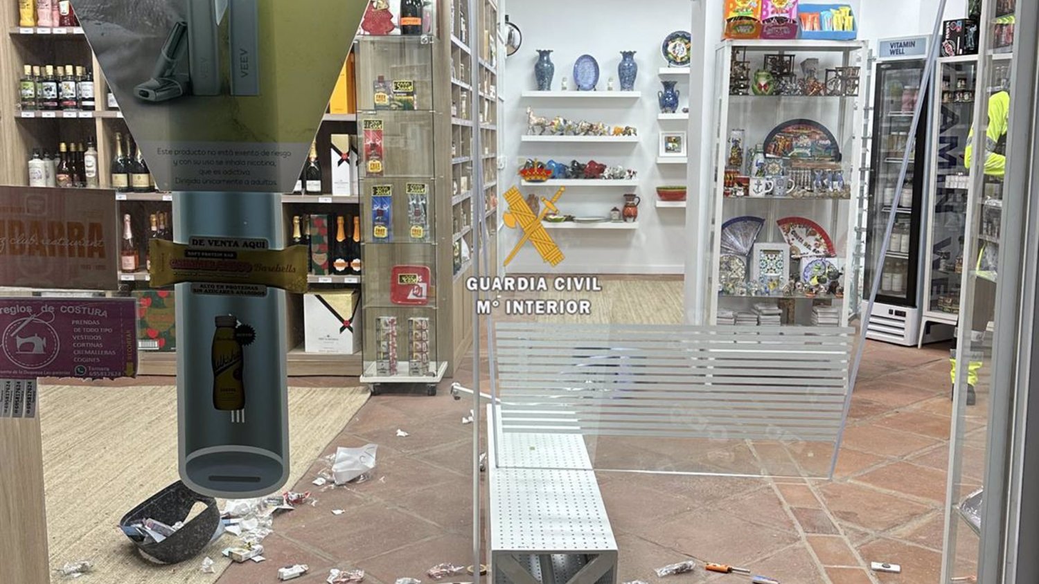 Dos detenidos por robar en un estanco de Casares tras acceder a la fuerza al establecimiento
