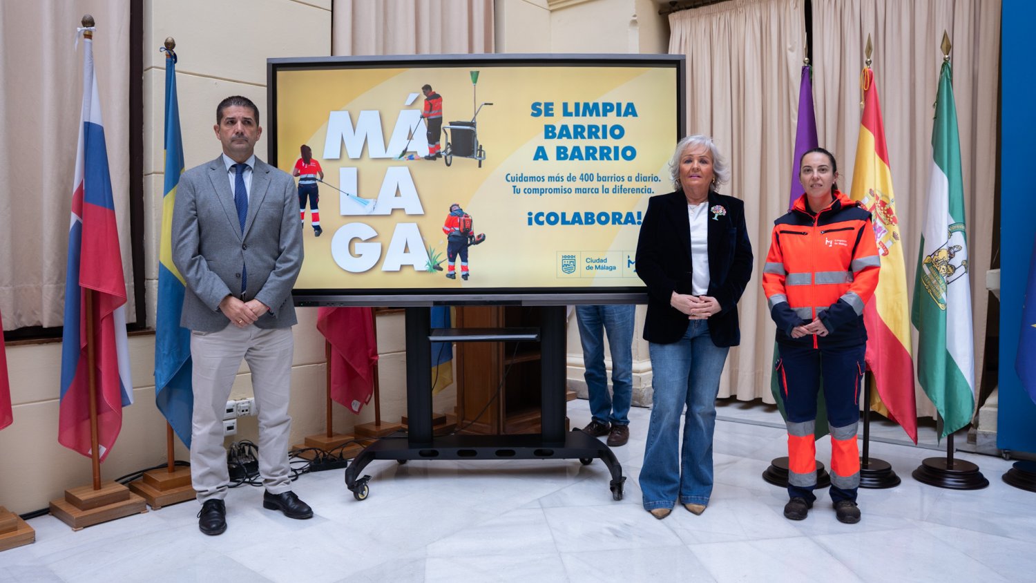 El Ayuntamiento lanza la campaña 'Málaga se limpia barrio a barrio' para mostrar el trabajo diario de los equipos de Limasam 