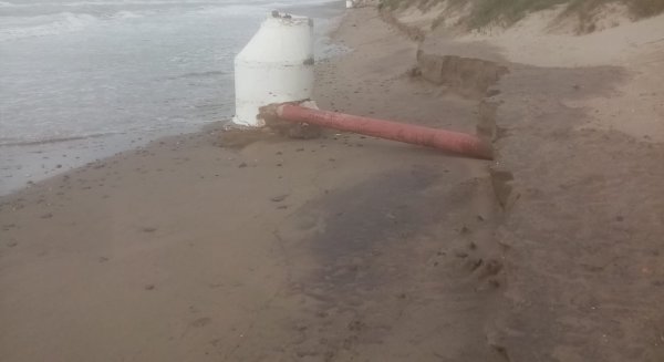 El temporal provoca la pérdida de un 20% de la arena en las playas de Marbella y daños en infraestructuras
