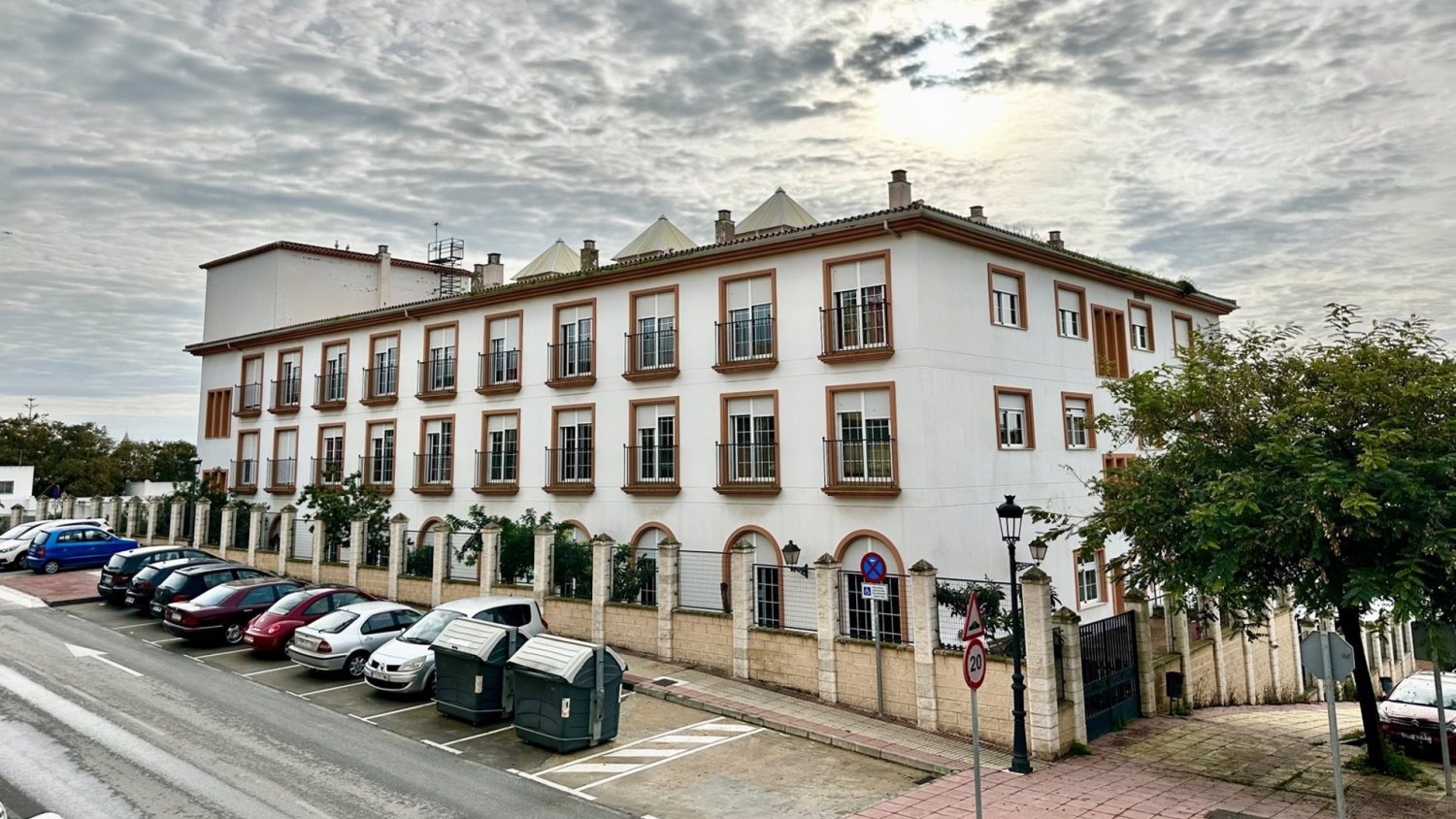 La Fundación de la Residencia de Mayores Virgen del Carmen de Estepona proyecta la ampliación del centro