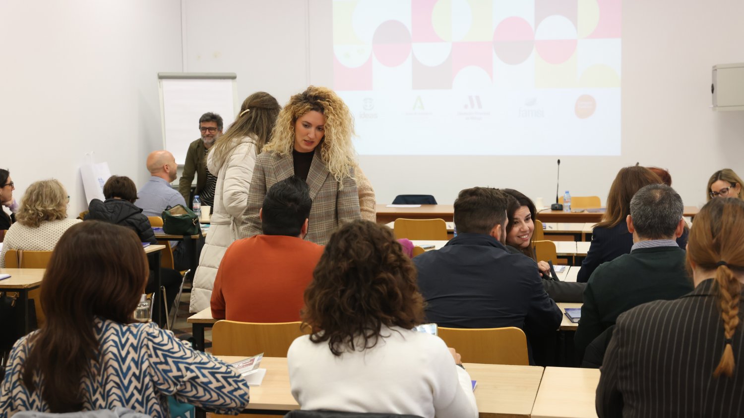 Treinta y seis profesionales del sector público de la provincia asisten en la Diputación a un encuentro formativo sobre compra pública ética