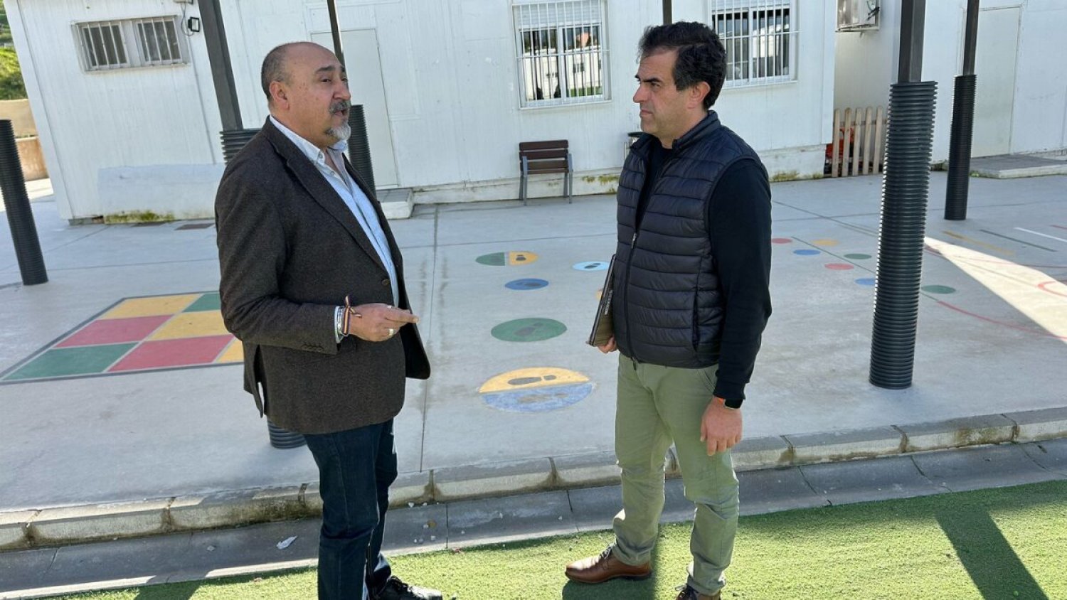 Vox llevará al Parlamento el «parche de los barracones que desprecia» a los más de 400 niños del colegio Nuestra Señora de los Remedios de Cártama