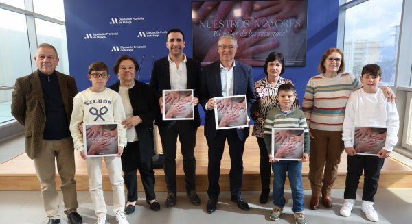 La Diputación promueve el diálogo entre abuelos y nietos con la publicación 'Nuestros Mayores: El valor de los recuerdos'