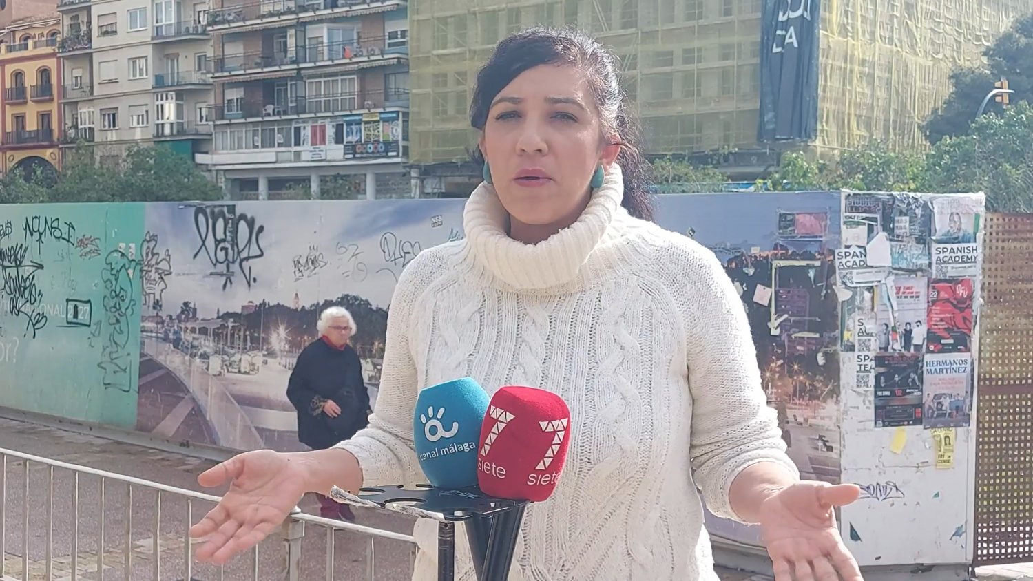 Con Málaga exige al alcalde que 'en lugar de volver a subir el billete de la EMT ponga en marcha la gratuidad para los menores de 7 años'