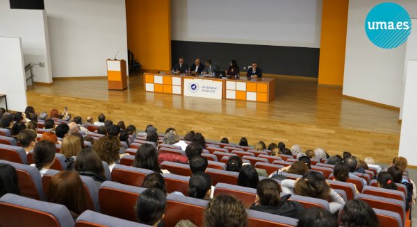 Más de 400 personas se reúnen en la UMA en una jornada dedicada a niñas y mujeres con neurodivergencia autista
