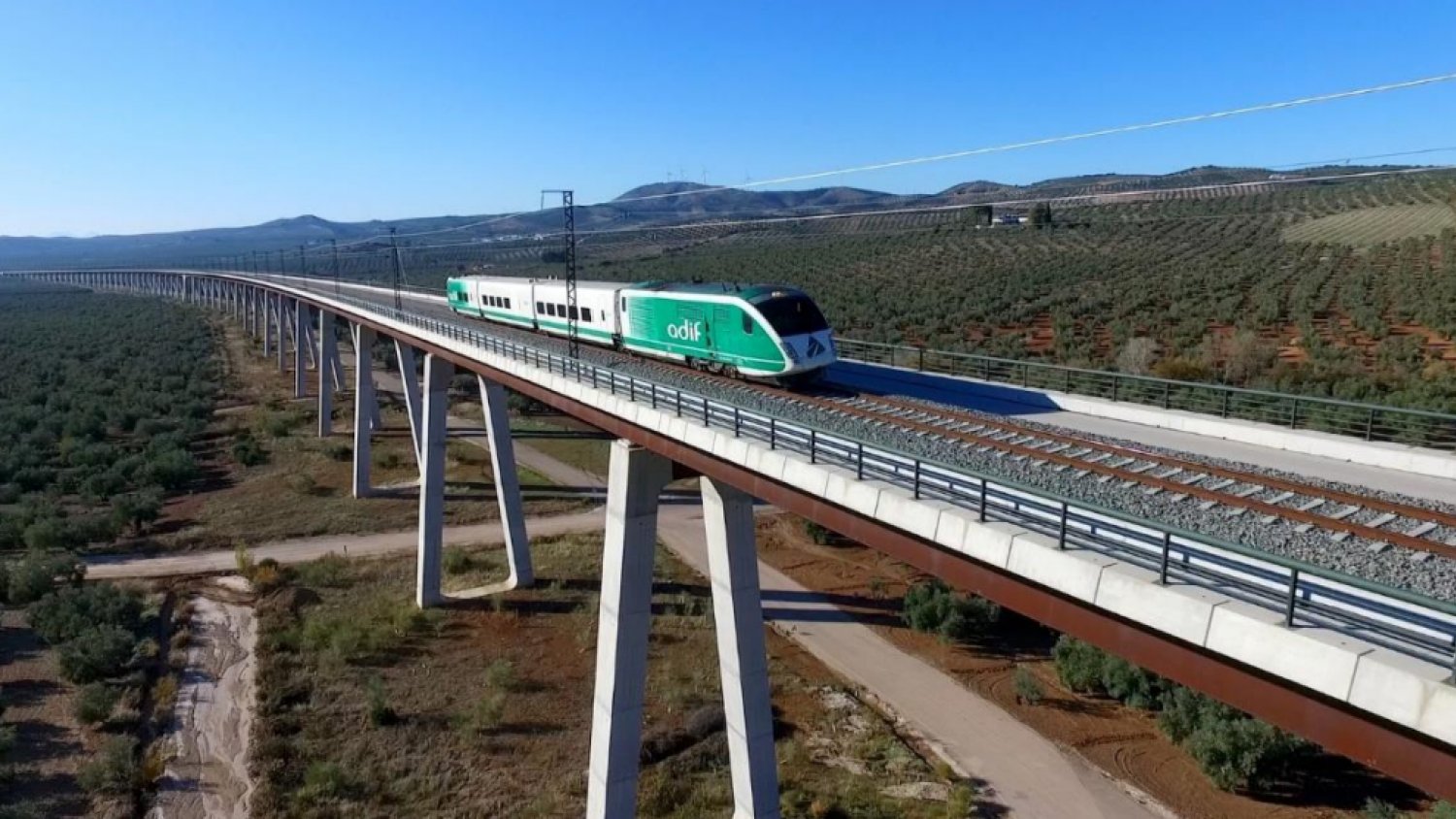El Gobierno avanza en el proyecto para montar la segunda vía en un tramo de 7,7 km de la línea de alta velocidad Antequera-Granada