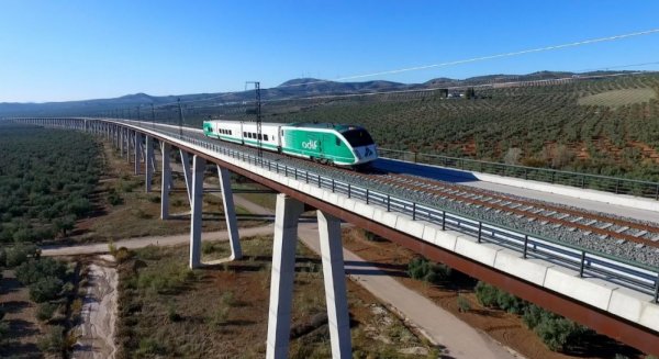 El Gobierno avanza en el proyecto para montar la segunda vía en un tramo de 7,7 km de la línea de alta velocidad Antequera-Granada