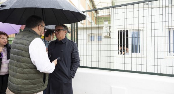 Vox pone el IES Al-Baytar de Benalmádena, con casi mil alumnos en barracones, como ejemplo del “fracaso” de la Educación de Moreno Bonilla