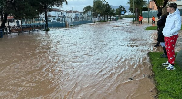 La borrasca Laurence deja casi 100 litros en Málaga y provoca el desbordamiento del Guadalhorce