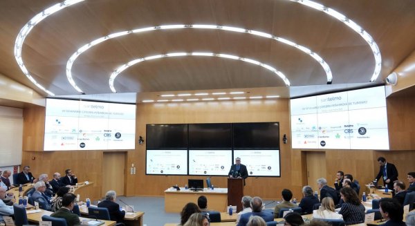 La Junta sitúa Ley de Turismo Sostenible como la respuesta a los retos de la industria turística y proclama a Andalucía líder en el sector
