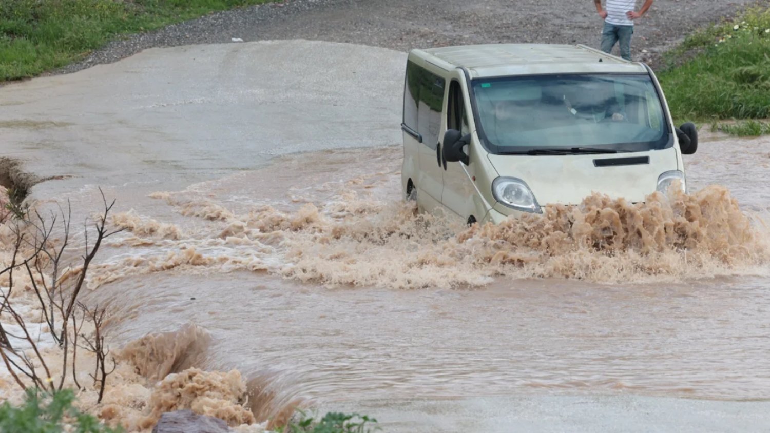 El Centro de Salud Campanillas deriva su atención sanitaria por el desbordamiento del río Guadalhorce